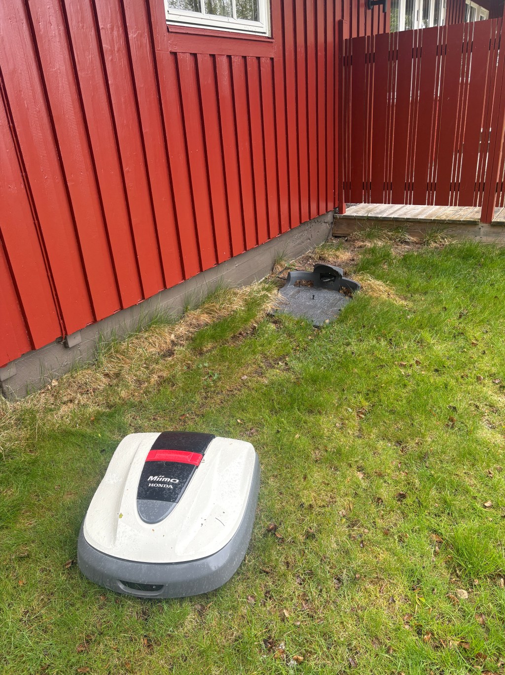 TILLDELAD: Tillsyn & sätta igång robotgräsklippare:TILLDELAD
